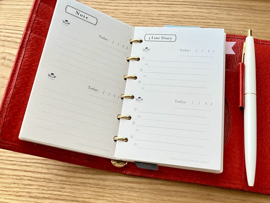 Noteと3LineDiary(3行日記)リフィルをミニ6手帳に並べてセットして撮影したイメージ写真。
