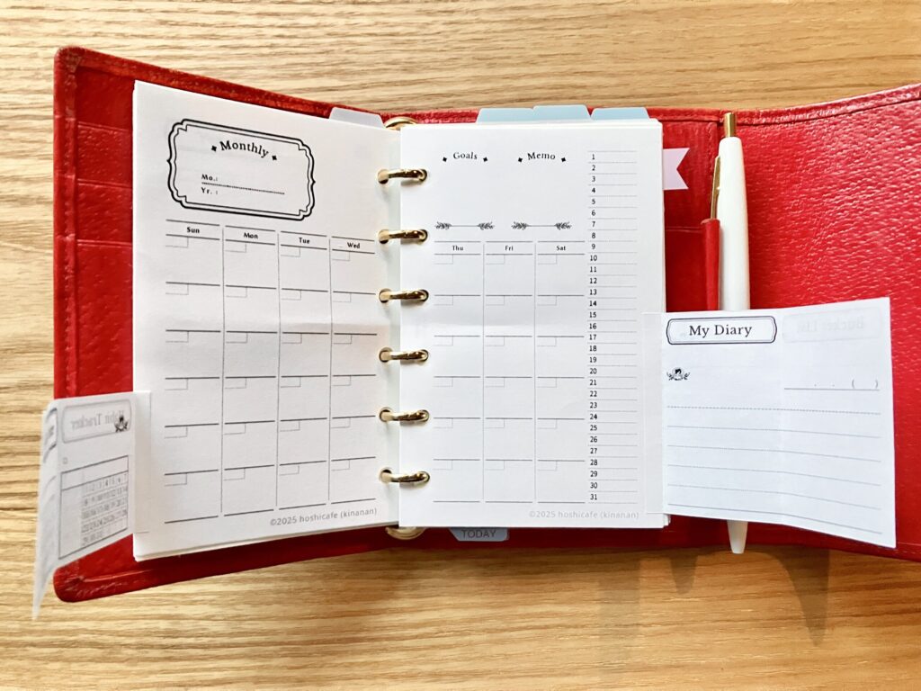 ハビットトラッカーと同シリーズのリフィルを手帳月間スケジュールに貼り付け、めくった裏ページ。