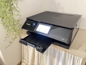 Canon TS8830プリンターで印刷している様子